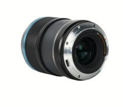 Sirui Sniper 75mm F1.2 APS-C/S35 Auto-Focus Lens (E Mount, Black, Carbon Fiber)